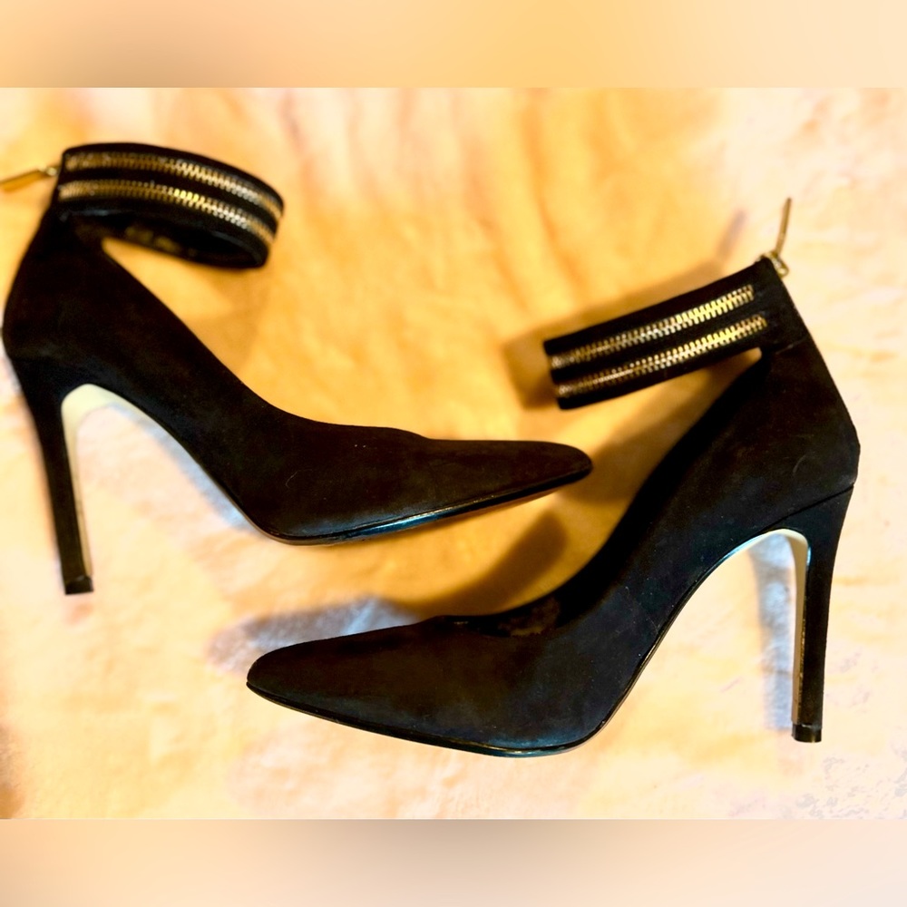 Banana republic suede heels